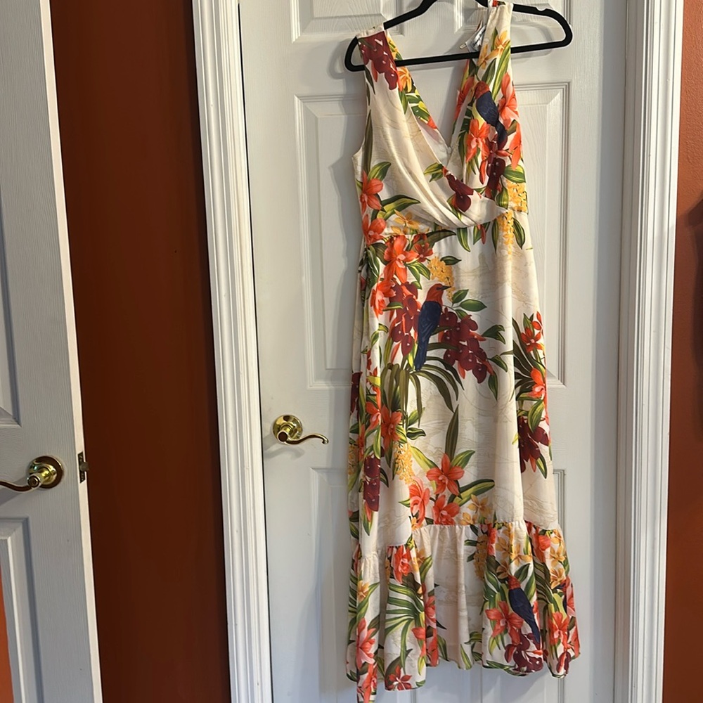 Gorgeous Tommy Bahama sleeveless dress size 8